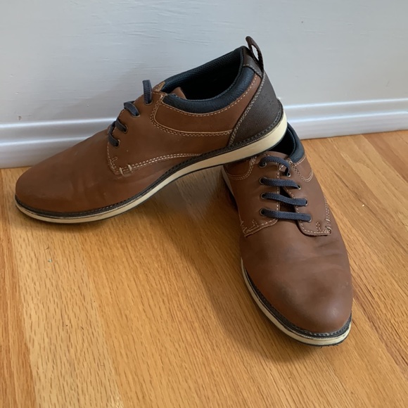 Like new Brown dress shoes - Picture 2 of 5